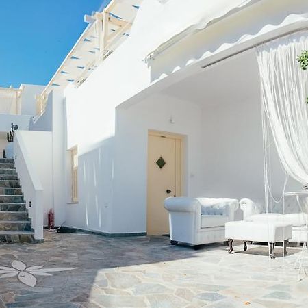 The White Suites Adamantas  Buitenkant foto