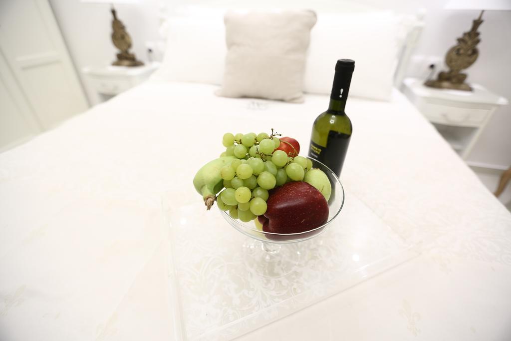 The White Suites Adamantas  Buitenkant foto