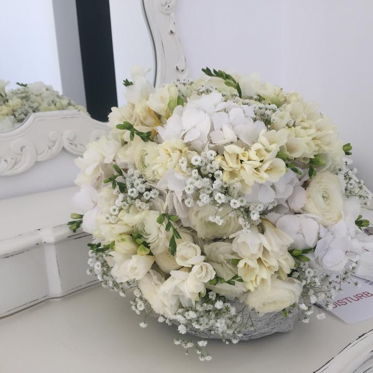 The White Suites Adamantas  Buitenkant foto
